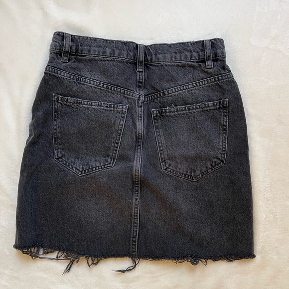 Free People Mini Jean Skirt We The Free Raw Hem Solid Black Denim Size 24 - Picture 6 of 9